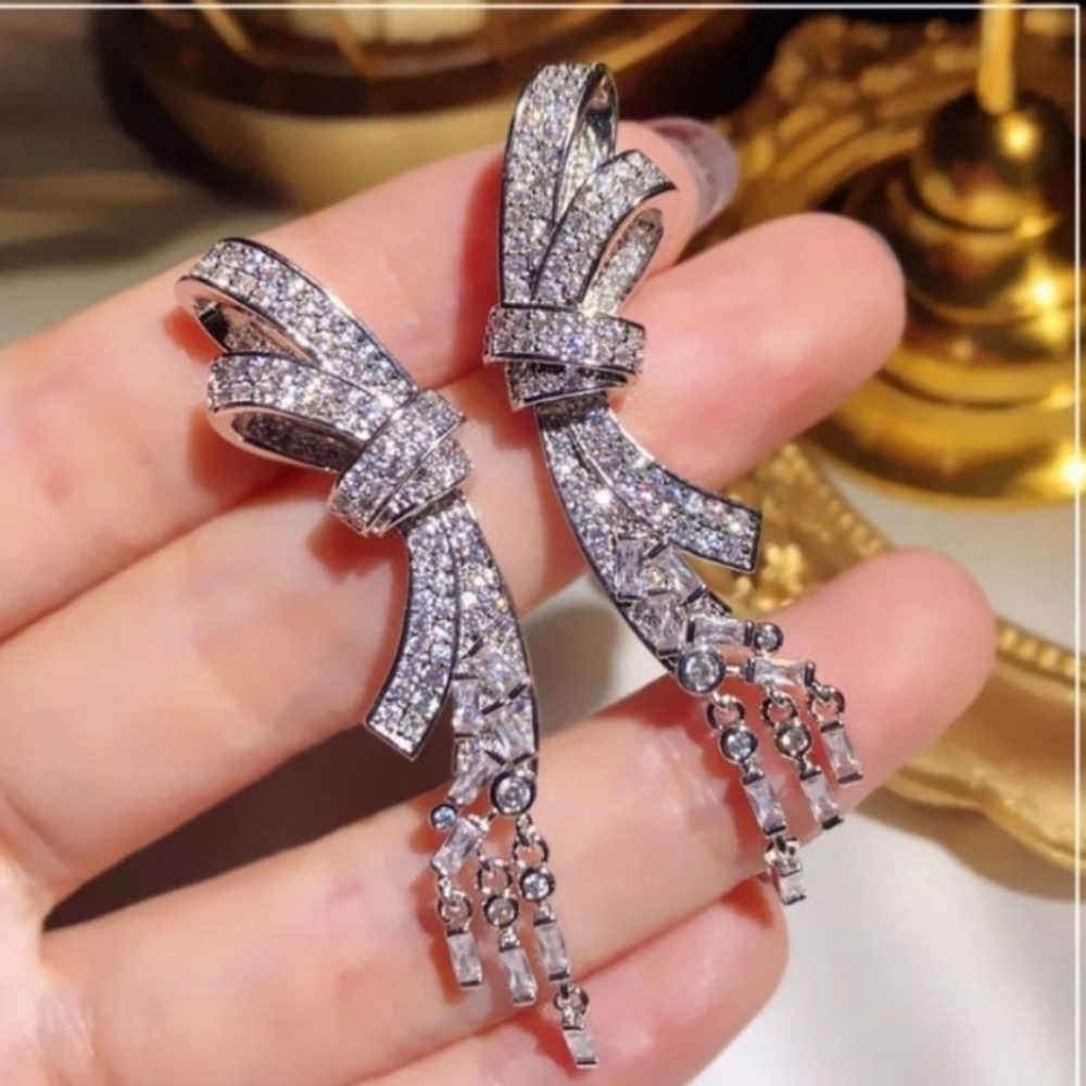 Absolutely Stunning Bow Knot Dangle Earrings